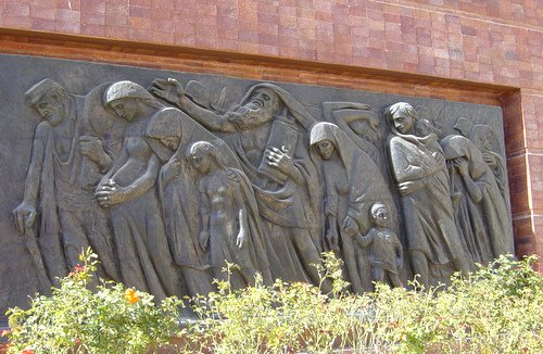 Copy of YadVeShem2